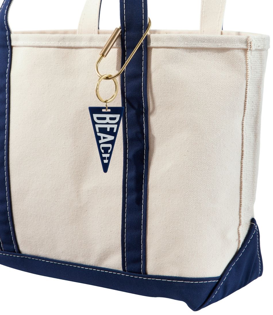 Pennant Charm, Beach