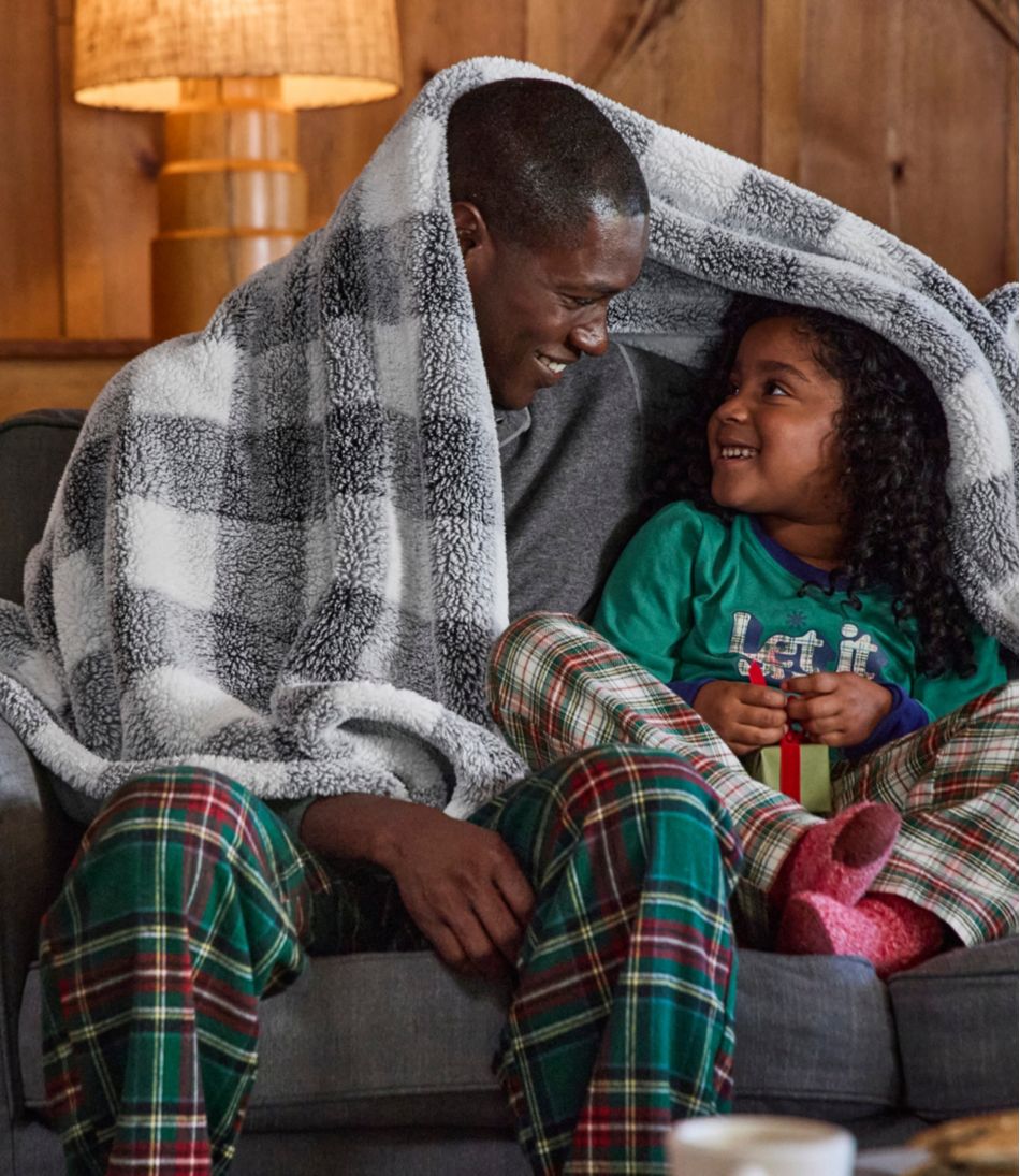 Cozy Plush Throw, Plaid