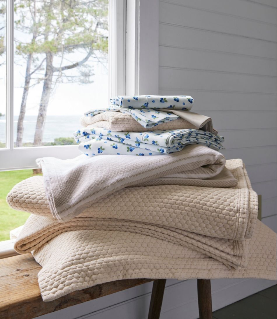 Organic Honeycomb Matelassé Bedspread